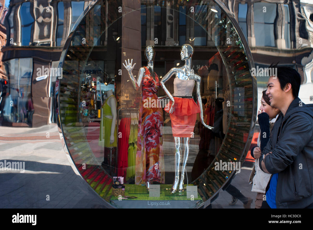 Geschäfte in Victoria Shopping Centre im Stadtzentrum von Belfast, Nordirland, Vereinigtes Königreich.  Victoria Square ist ein Gewerbe-, Wohn- und Freizeit-Entwicklung Stockfoto