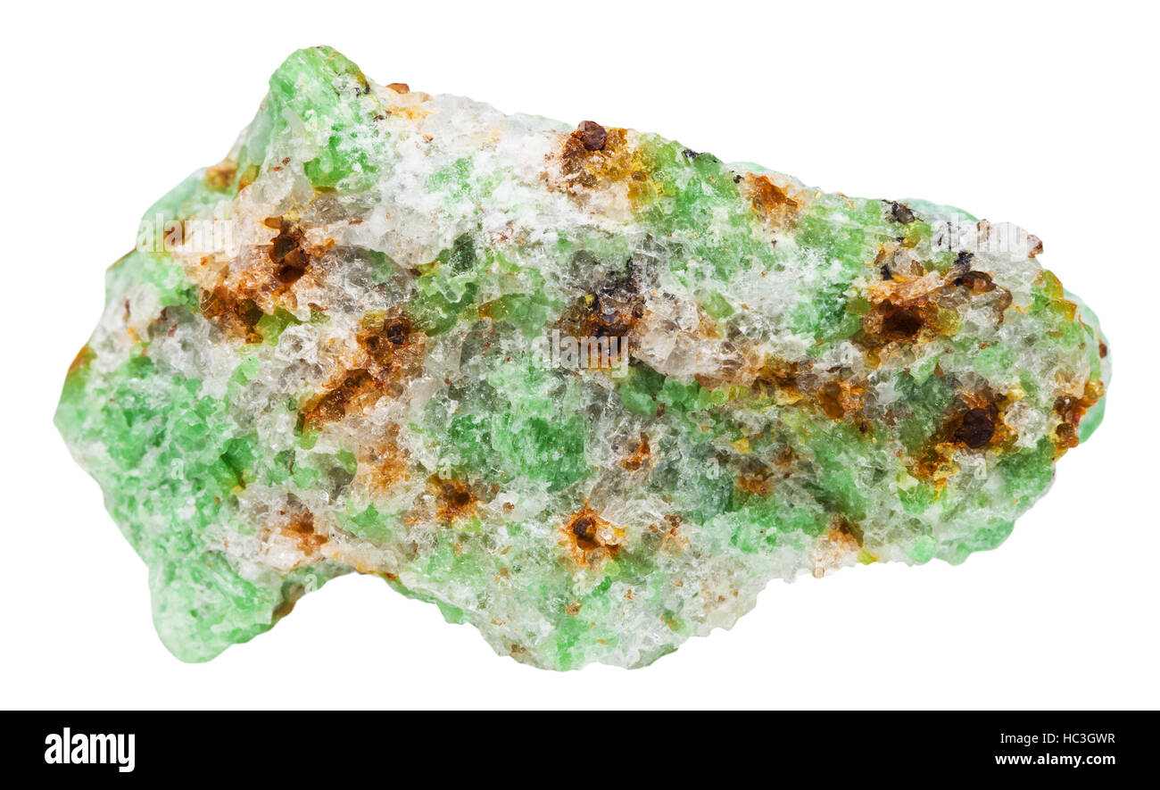 Makro-Aufnahmen der Probe der natürlichen Mineral - grüne Edenite Rock isoliert auf weißem Hintergrund Stockfoto