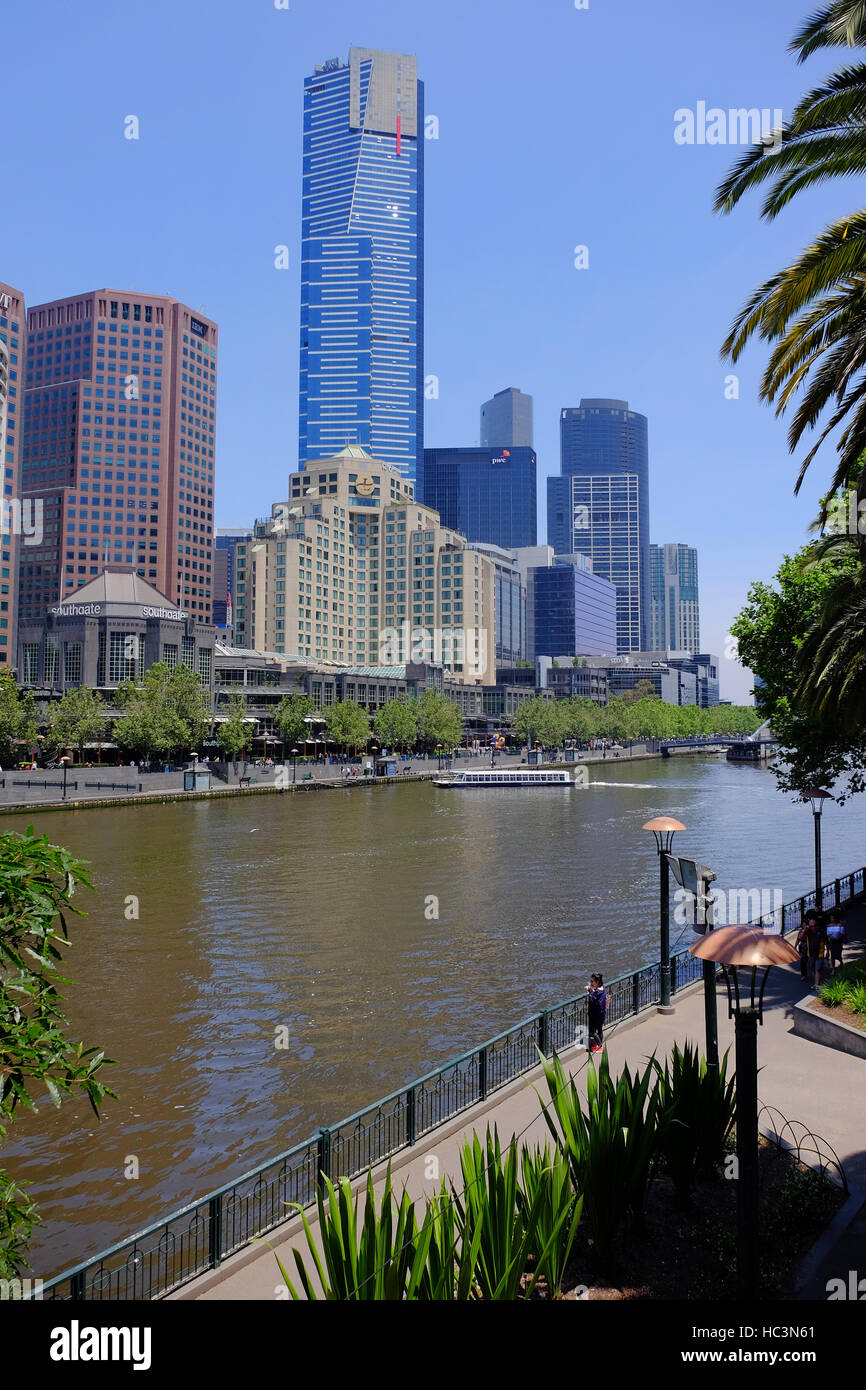 Stadtzentrum von Melbourne, Victoria, Australien, die auf dem Yarra River sitzt. Stockfoto