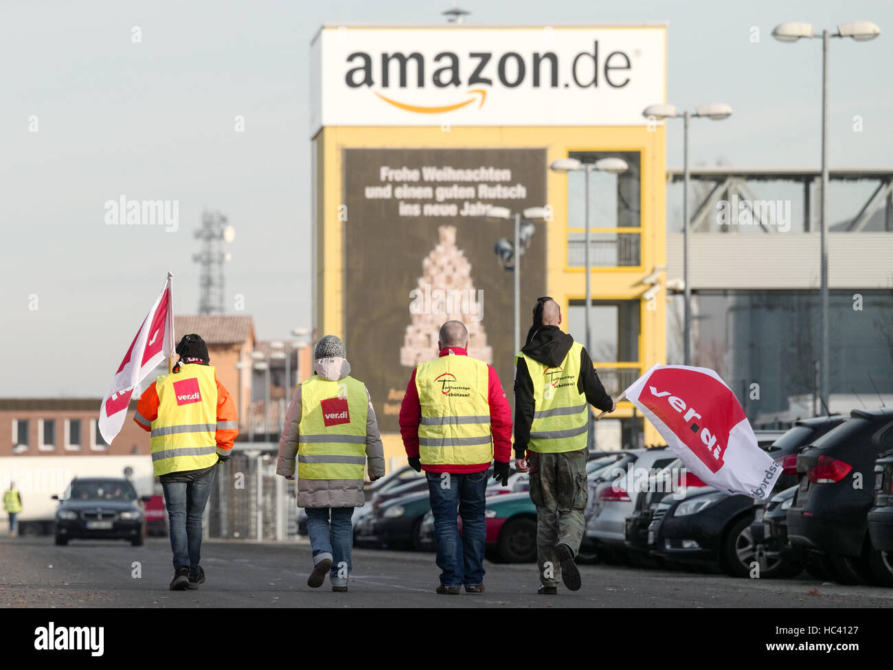 Leipzig, Deutschland. 7. Dezember 2016. Amazon Mitarbeiter streiken am Standort des Unternehmens in Leipzig, Deutschland, 7. Dezember 2016. Foto: Peter Endig/Dpa-Zentralbild/Dpa/Alamy Live News Stockfoto