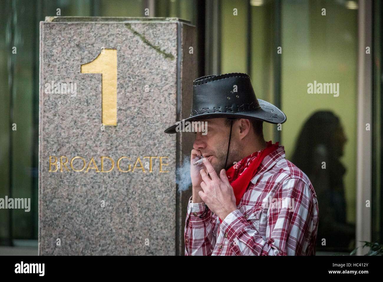 London, UK. 7. Dezember 2016. Stadt-Händler und Mitarbeiter kommen in Kostüm bereit, 24. ICAP Charity Day Rahmenkredit zu besuchen: Guy Corbishley/Alamy Live News Stockfoto