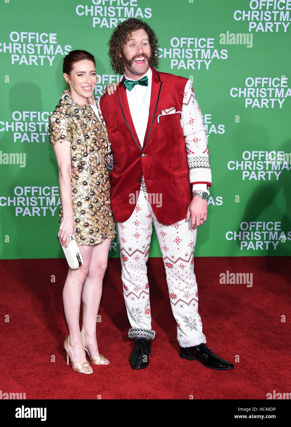 Westwood, Kalifornien, USA. 7. Dezember 2016. T.j. Miller und Kate Gorney kommt für die Premiere des Films "Büro-Weihnachtsfeier" im Dorf Theater. Bildnachweis: Lisa O'Connor/ZUMA Draht/Alamy Live-Nachrichten Stockfoto