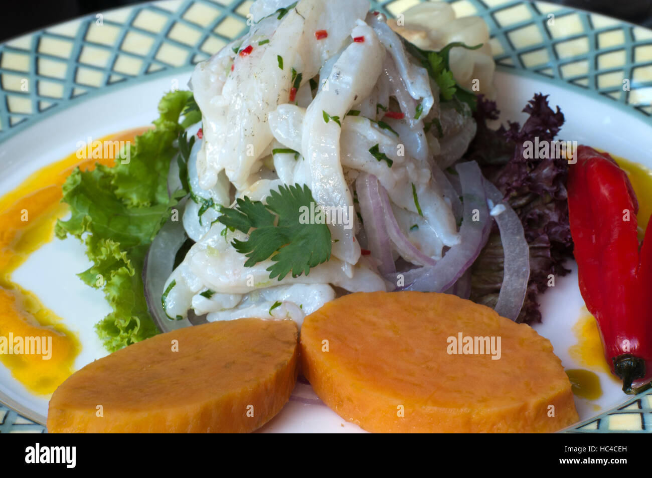 Ceviche vom Weißfisch nach Ankunft im Belmond Monasterio Hotel ließ sich in ein Kloster aus dem 16. Jahrhundert. Peru, Cuzco Provinz, Cuzco, UNESCO Worl Stockfoto