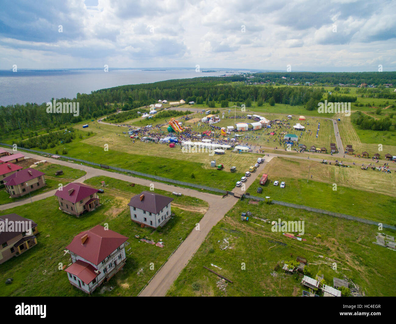 Sabantuy Feier in der Nähe der Stadt Kasan. Luftbild Stockfoto