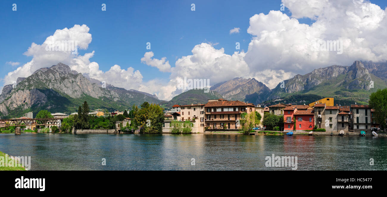 Landsknechten alten Dorf und Fluss Adda (Lecco) Stockfoto