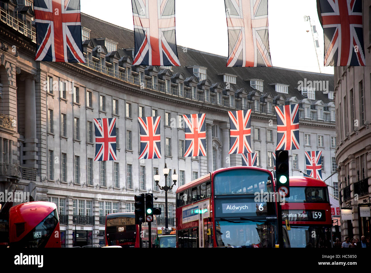 Regents Street Union Jacks Fahnen aufgereiht über Straße Stockfoto