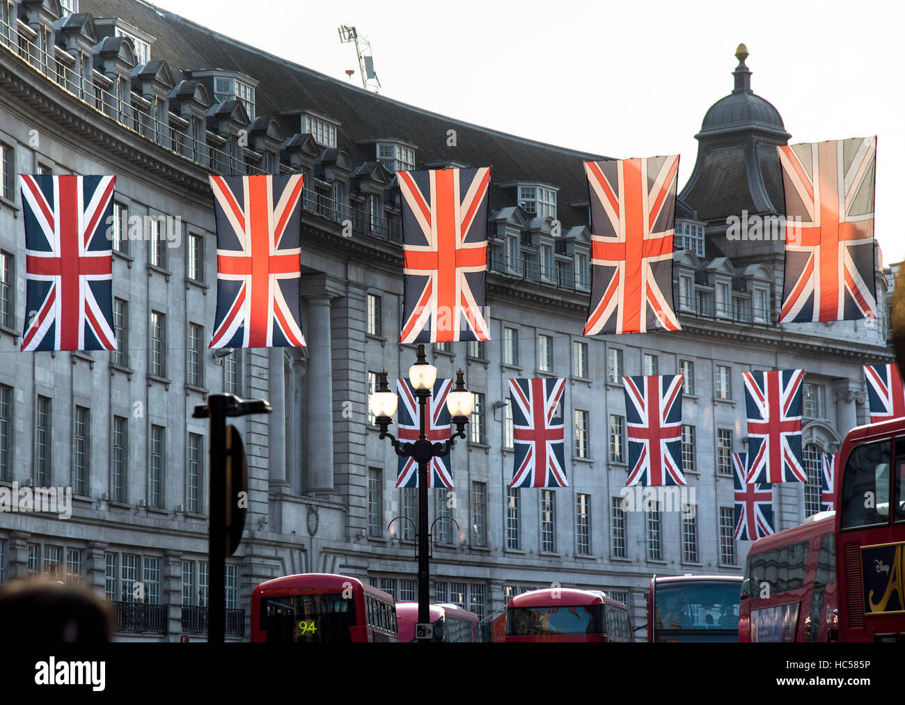 Regents Street Union Jacks Fahnen aufgereiht über Straße Stockfoto