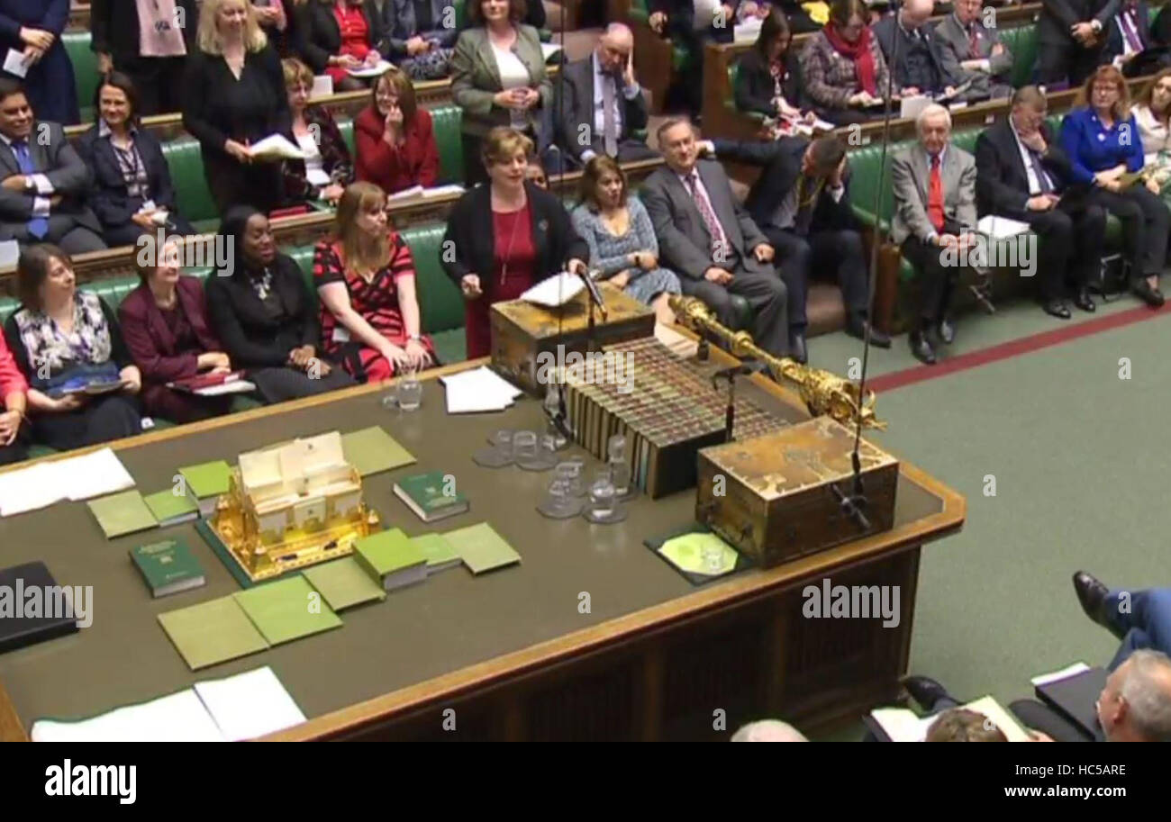 Schatten-Außenminister Emily Thornberry spricht während des Premierministers Fragen in das House Of Commons in London. Stockfoto