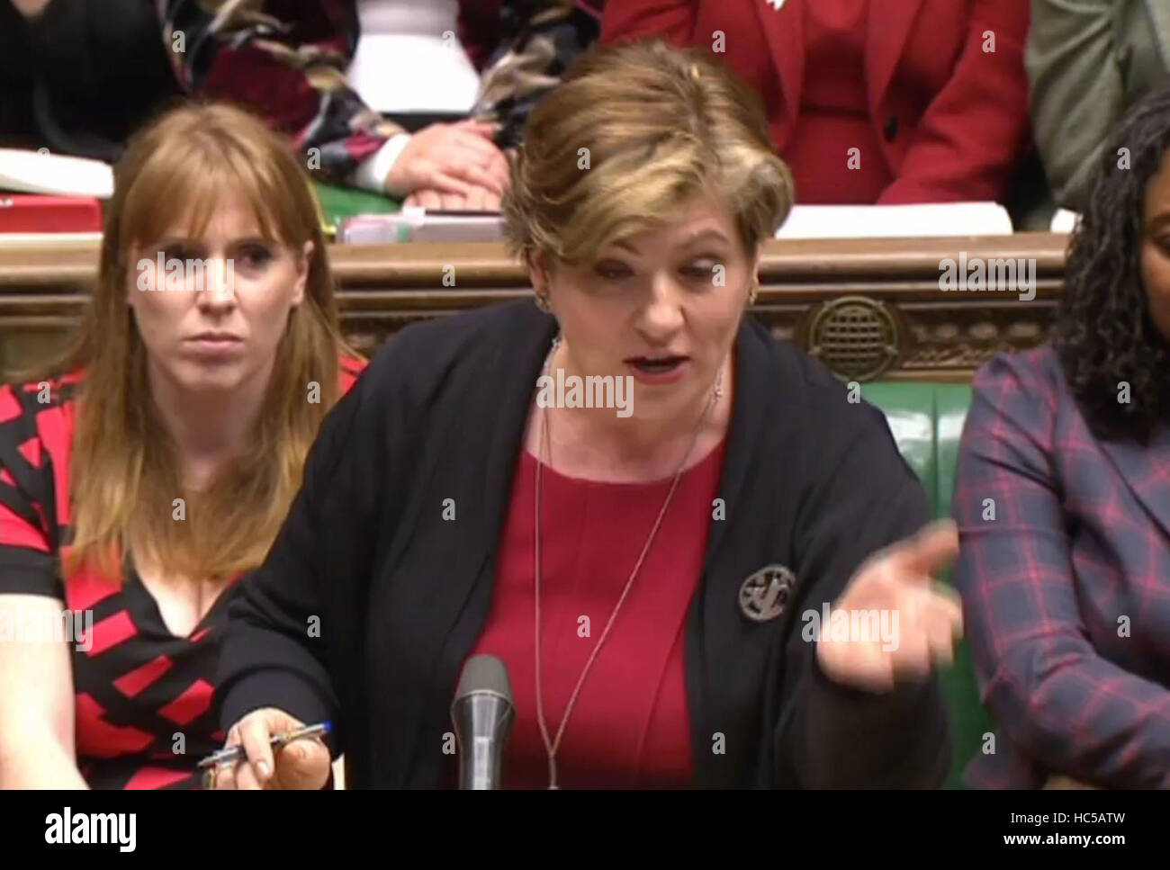 Schatten-Außenminister Emily Thornberry spricht während des Premierministers Fragen in das House Of Commons in London. Stockfoto