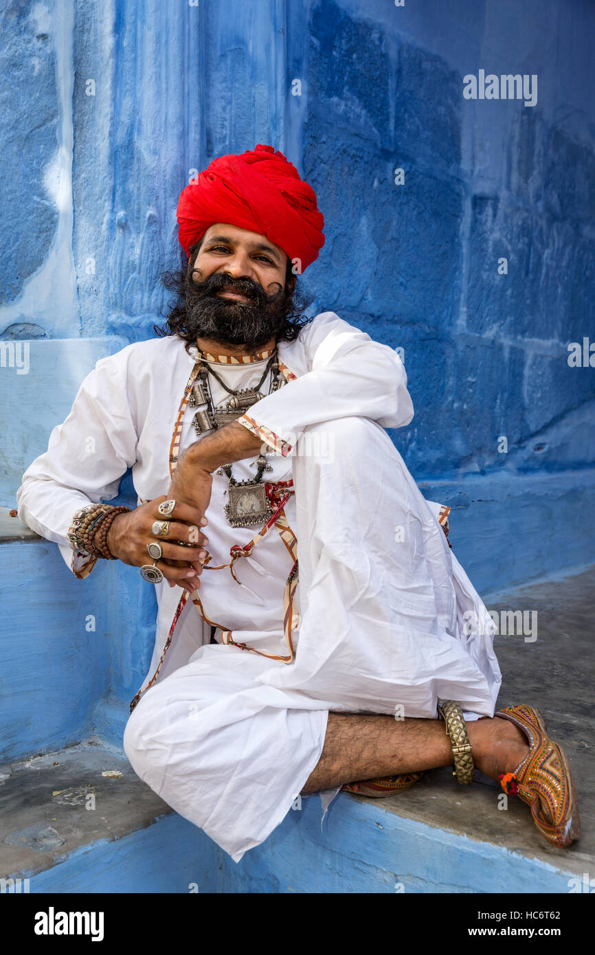 Mann aus Rajasthan in traditioneller Kleidung, Jodhpur, Rajasthan, Indien Stockfoto