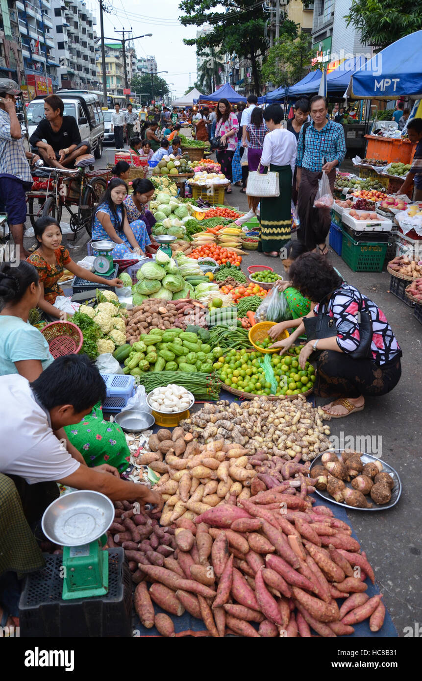 China Town lokalen Frischmarkt in Yangon Stockfoto