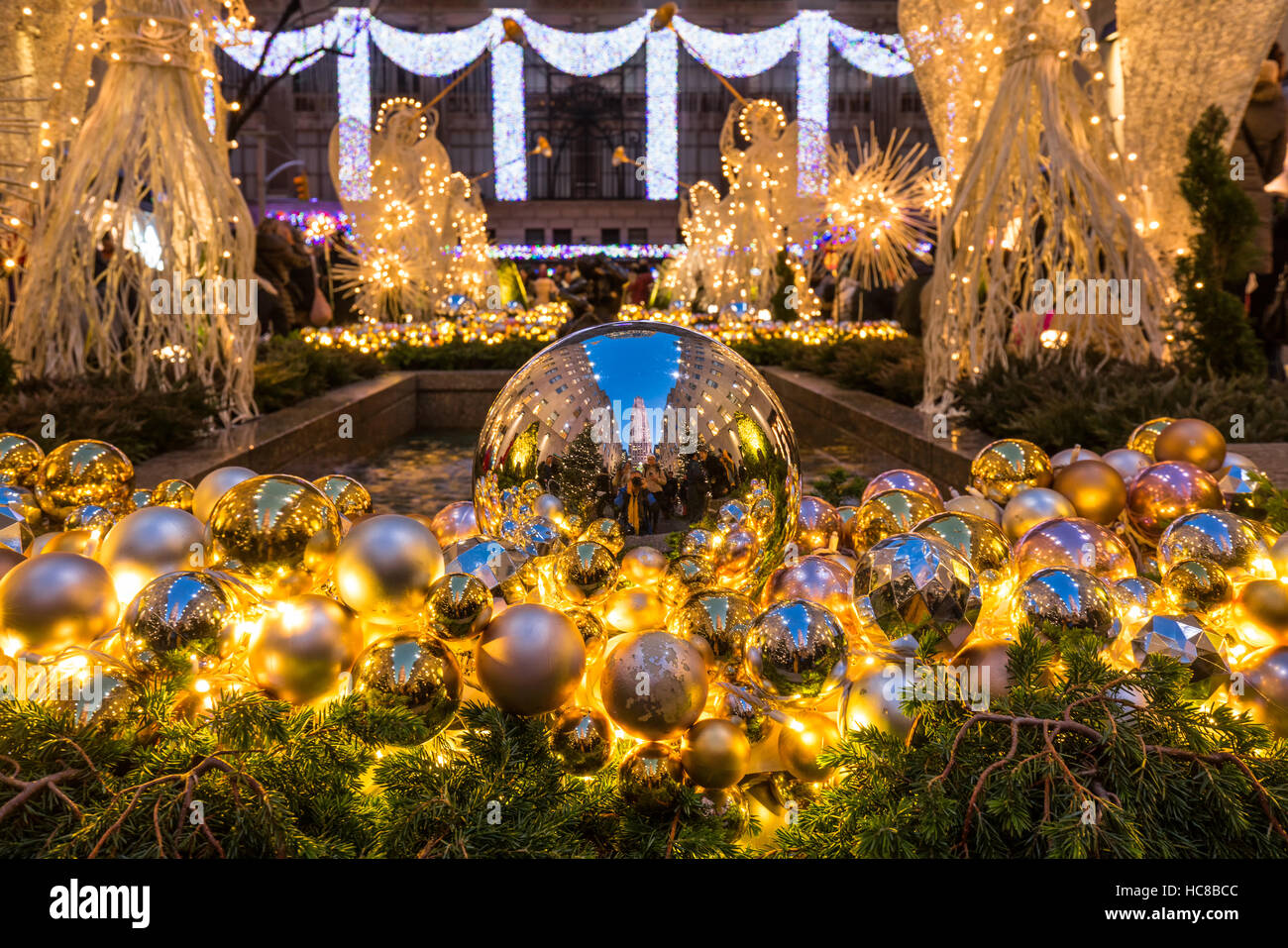 Rockefeller Center Saison Weihnachtsschmuck. Midtown Manhattan, New York City Stockfoto