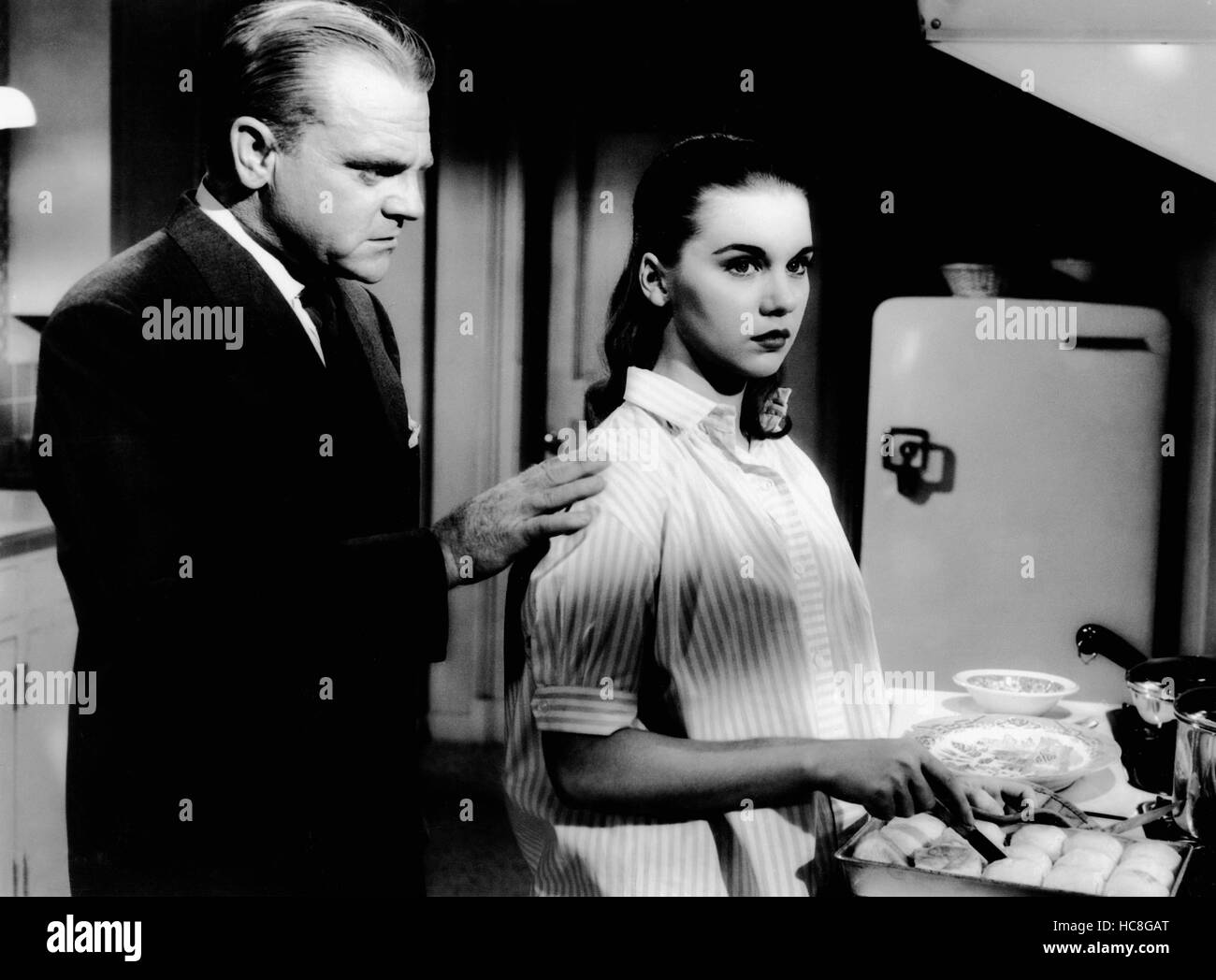 Diese wilden Jahre, von links, James Cagney, Betty Lou Keim, 1956 ...