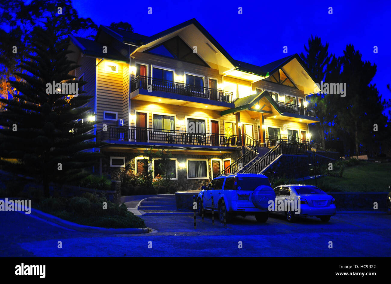 Goldfarbigen Mountain Lodge im Abenteuerpark Dahilayan, Bukidnon. Stockfoto