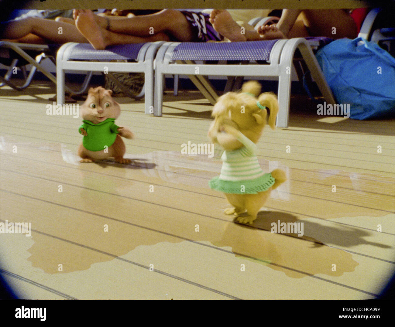 Alvin And The Chipmunks Chip Zerstort Von Links Theodore Stimme Jesse Mccartney Eleanor Stimme Amy Poehler 2011 Tm Und Stockfotografie Alamy