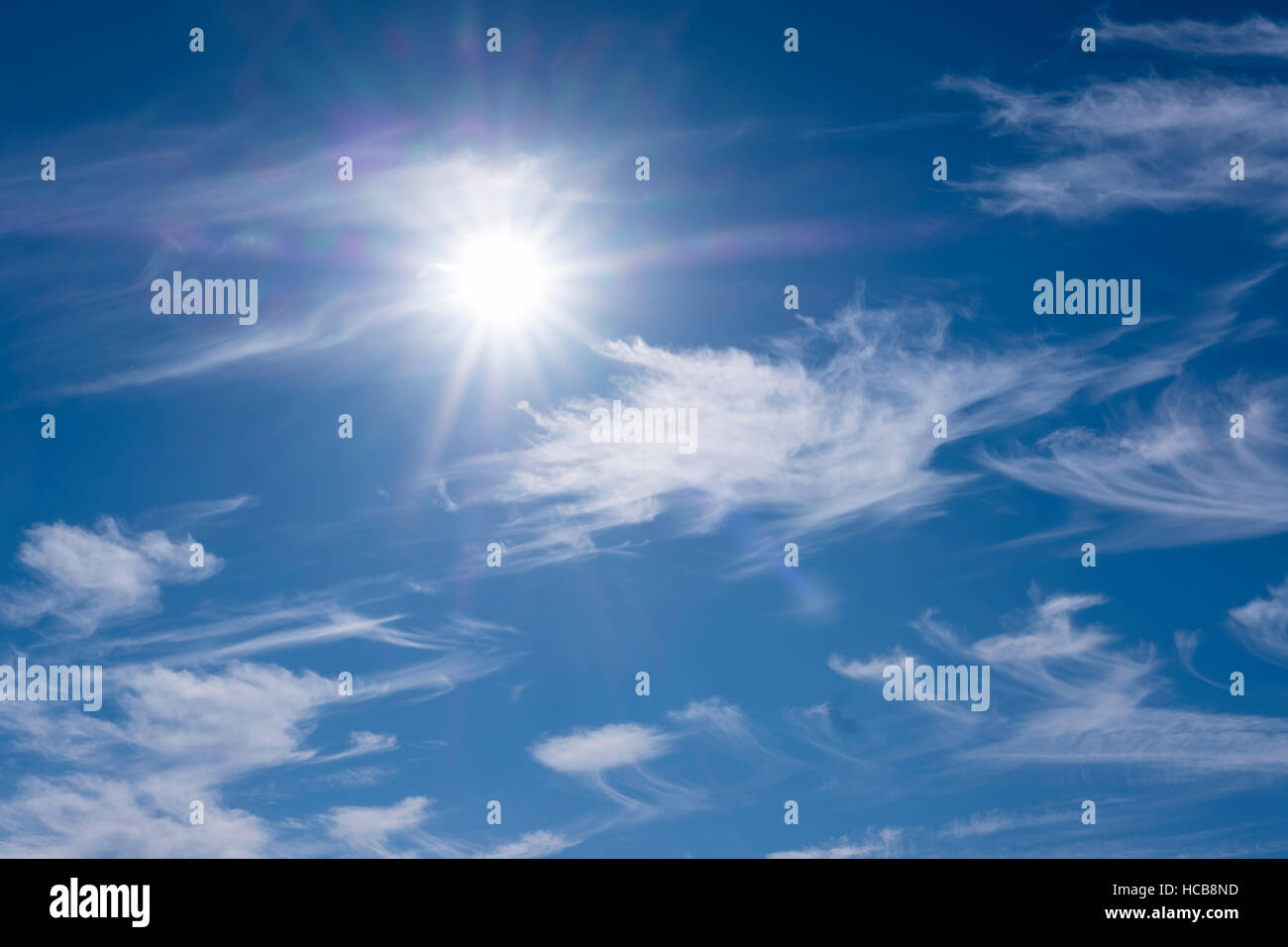 Cirruswolken gegen Sonne, Usedom, Mecklenburg-Western Pomerania, Deutschland Stockfoto