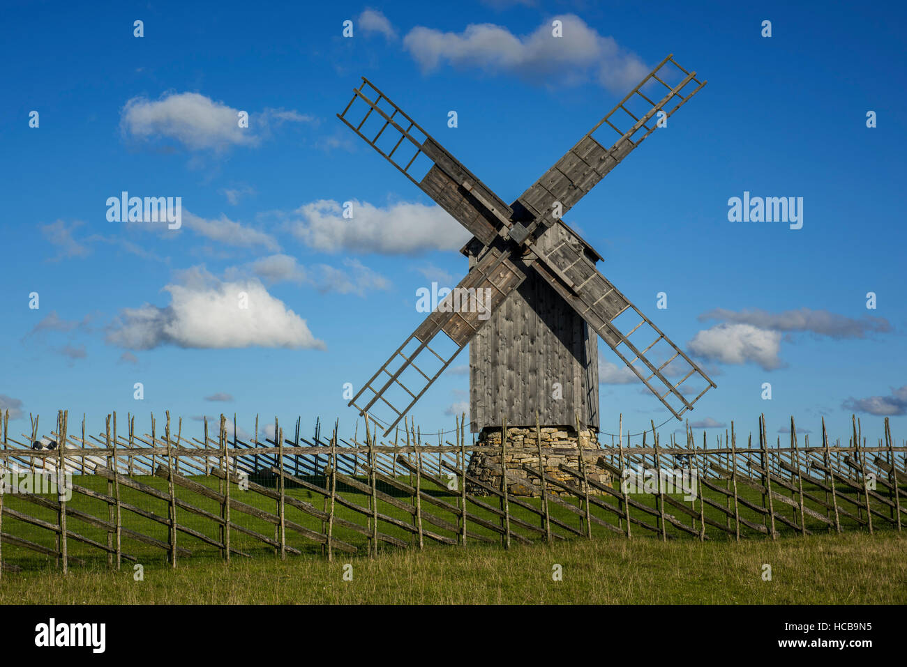 Windmühle, Folk Culture Centre, Angla, Saaremaa, Estland Stockfoto