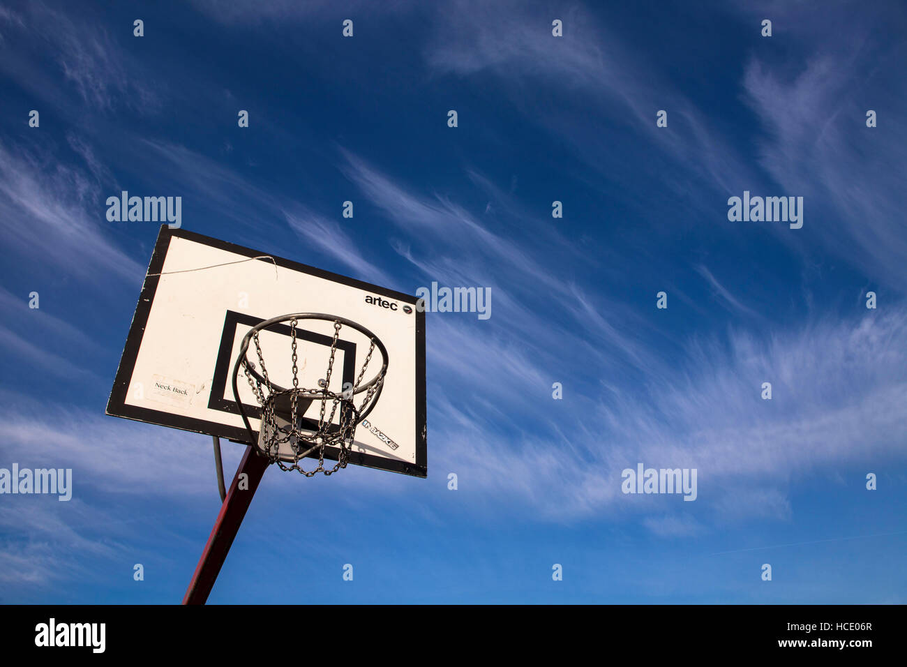 Europa, Deutschland, Korb mit einem Publikum ein Basketball-Feld. Stockfoto