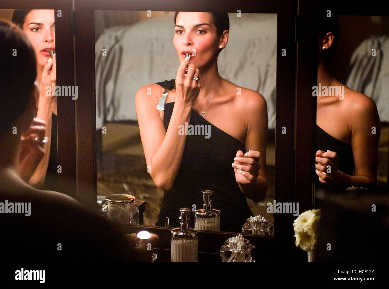DIE gute Mutter (aka Glashaus sitzt die gute Mutter), Angie Harmon, 2006. © Sony Bilder