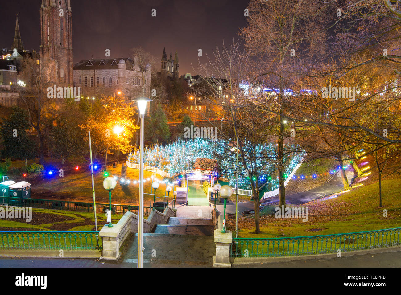 Aberdeen Weihnachtsdorf, Union Terrasse Garten Weihnachten Baum-Labyrinth Stockfoto
