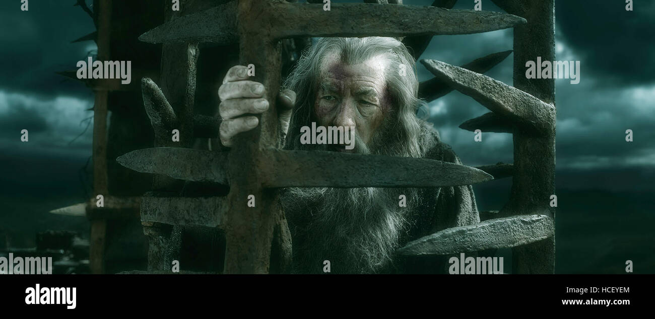 DER HOBBIT: Die Schlacht der fünf HEERE, Ian McKellen als Gandalf, 2014. ©  Warner Bros. / Courtesy Everett Collection Stockfotografie - Alamy, image size:1300x634