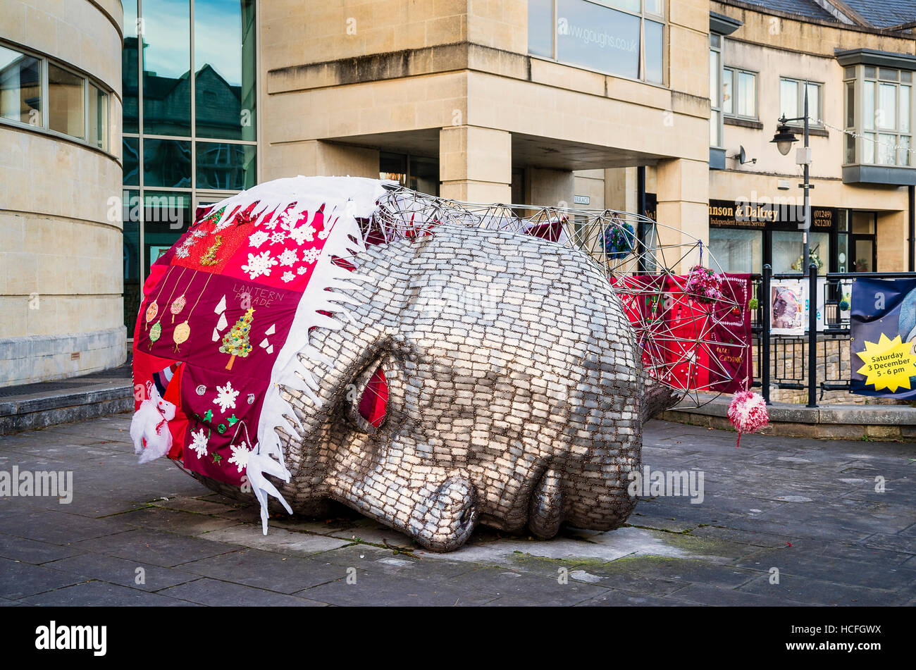 Eine bürgerliche skulpturierten Metallkopf dekoriert für Weihnachten von der lokalen Bevölkerung Stockfoto