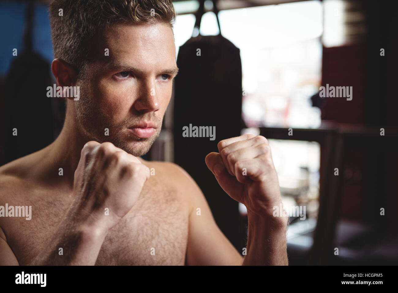 Boxer pose -Fotos und -Bildmaterial in hoher Auflösung – Alamy