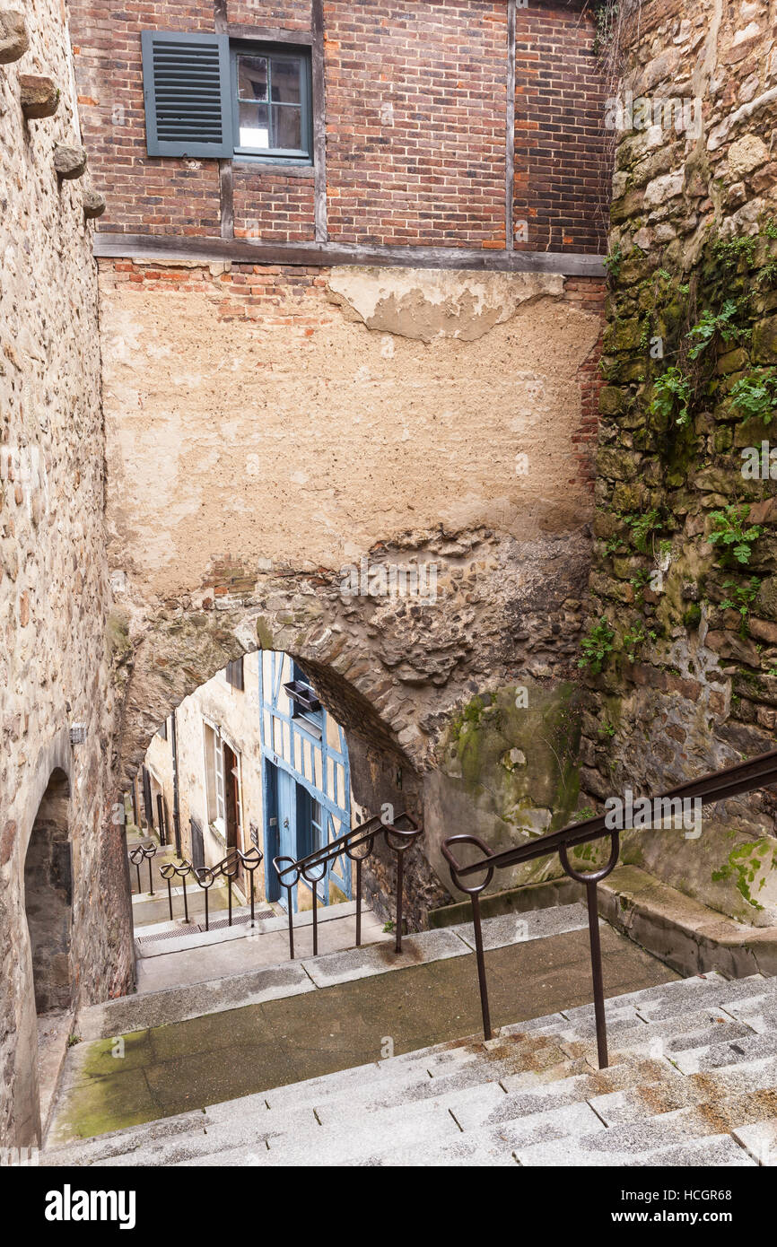 Eine Steintreppe in der Altstadt von Le Mans, Frankreich. Stockfoto