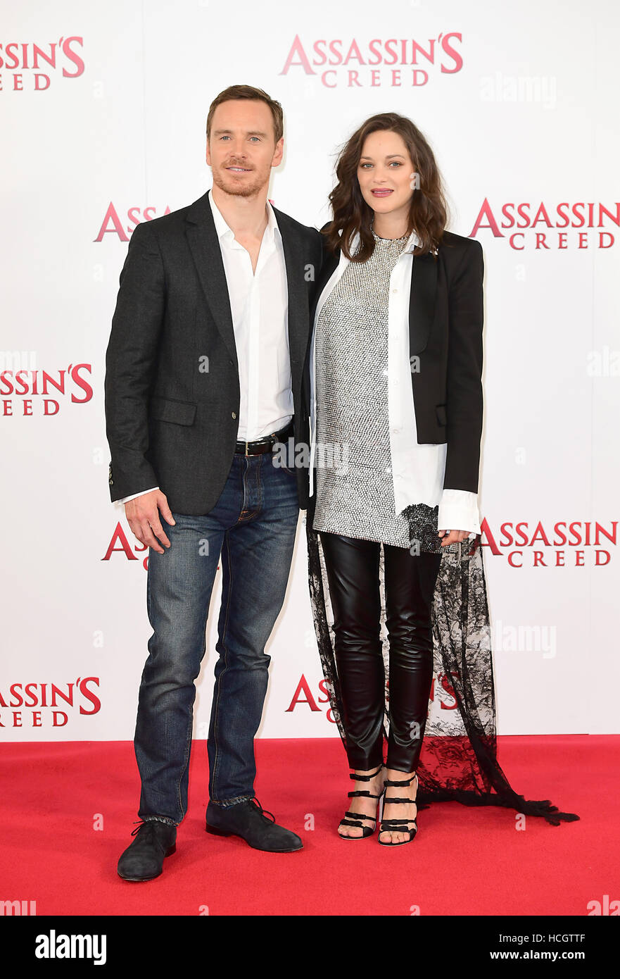 Michael Fassbender und Marion Cotillard Teilnahme an Assassin's Creed Photocall statt auf Claridge, London. Stockfoto