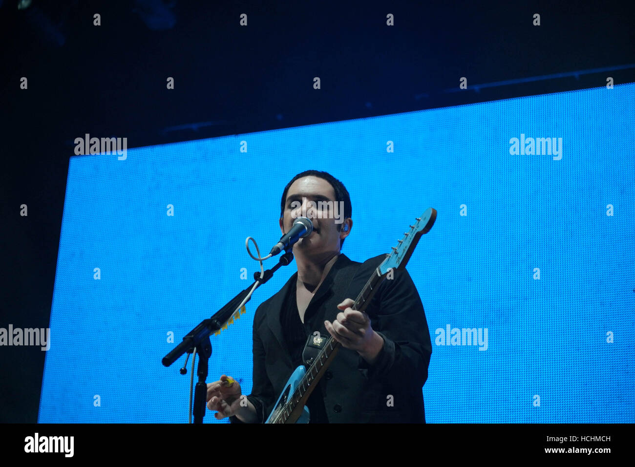 Birmingham, Vereinigtes Königreich. 8. Dezember 2016. Placebo auf der Bühne in Birmingham UK Barclaycard Arena auf ihrer 20. Jubiläums-Tour. Bildnachweis: Terry Mason/Alamy Live-Nachrichten Stockfoto