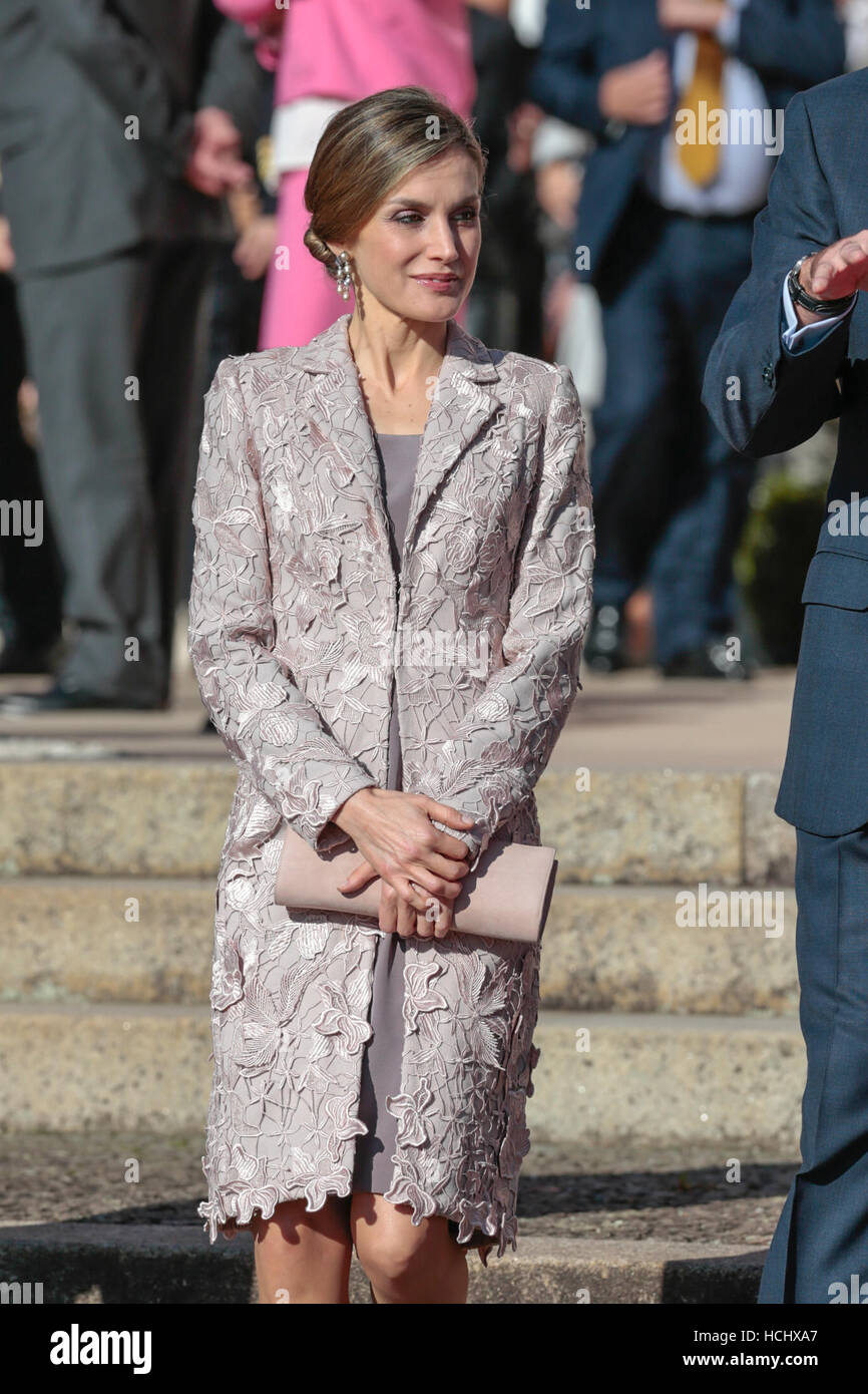 Königin Letizia von Spanien während des Besuchs der Joan Miro-Ausstellung in der Fundacion Serralves Museum in Porto, Portugal auf Montag, 28. November 2016 Stockfoto