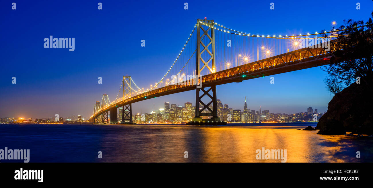 Die Bay Bridge und San Francisco Stockfoto