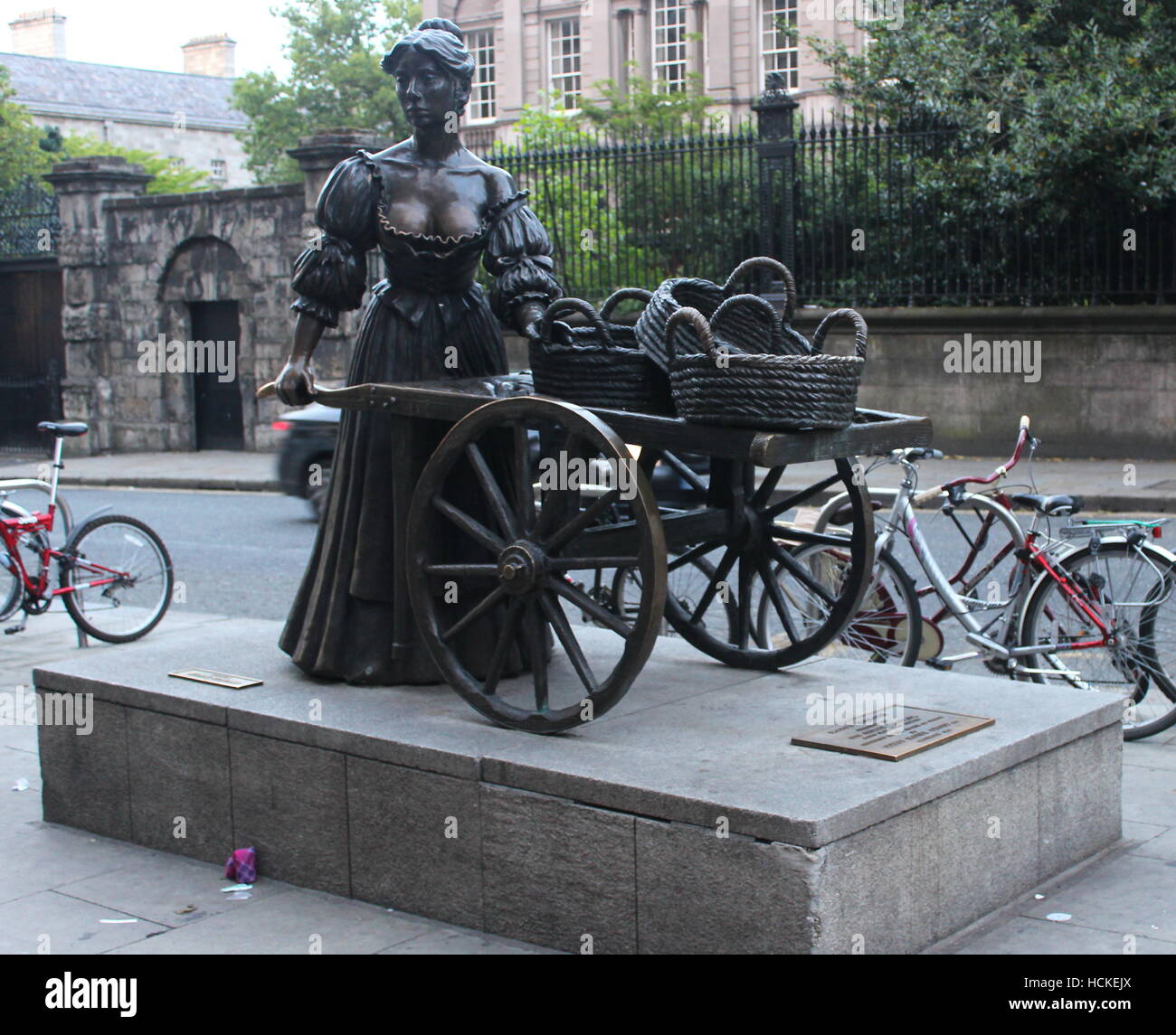 Berühmte Statue von Molly Malone an seinem ursprünglichen Speicherort in Dublin, Irland Stockfoto