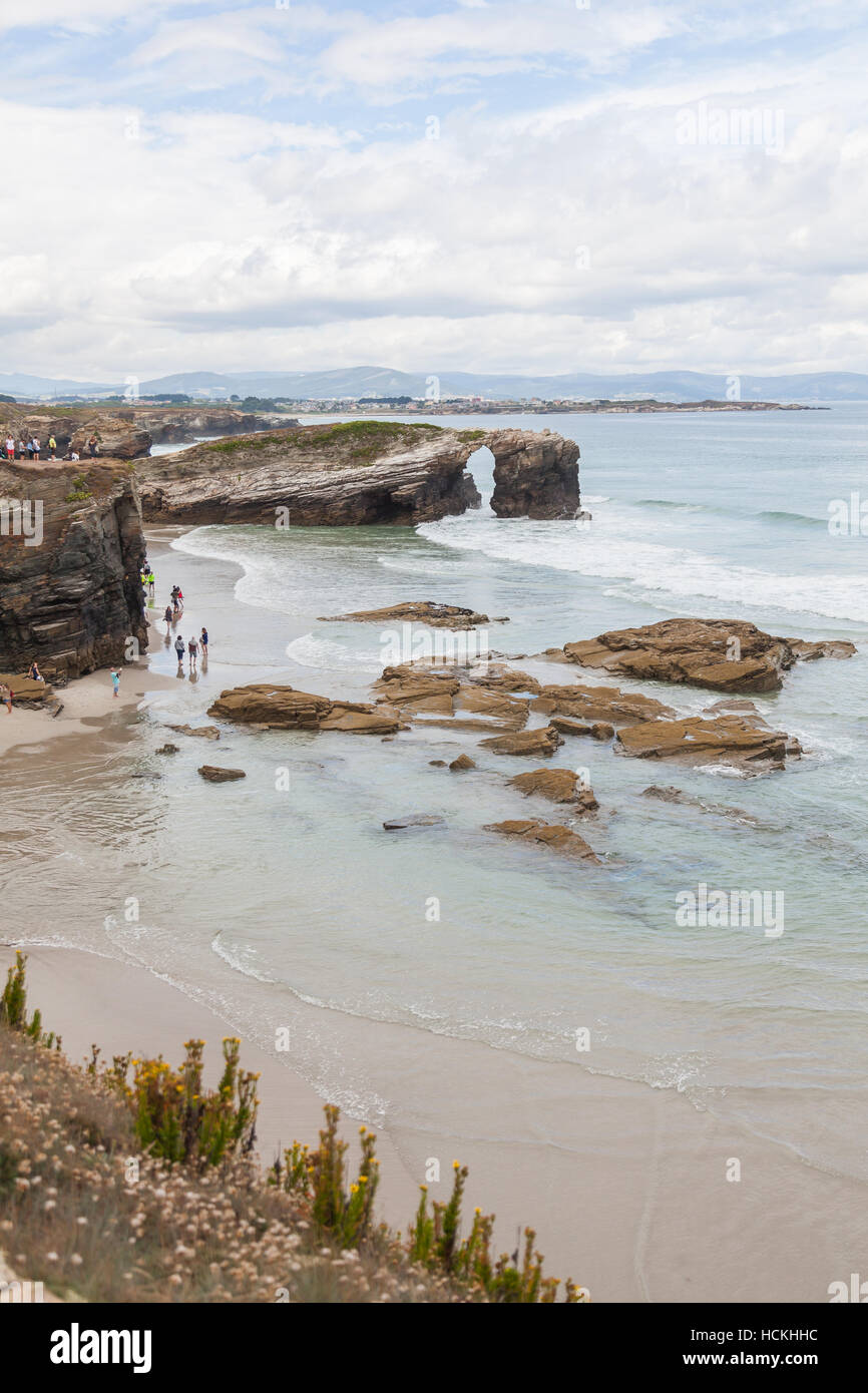 Jeder der Kathedralen. Der internationalen touristischen ist Interesse, den scharfen Aufstieg und Fall von Ebbe und Flut am Strand der Kathedralen Stockfoto