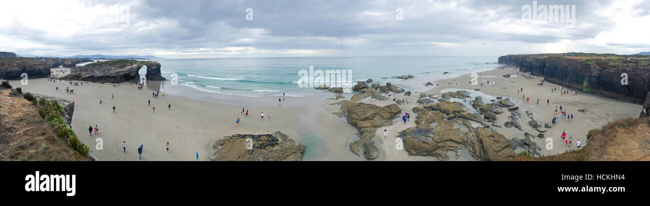 Jeder der Kathedralen. Der internationalen touristischen ist Interesse, den scharfen Aufstieg und Fall von Ebbe und Flut am Strand der Kathedralen Stockfoto