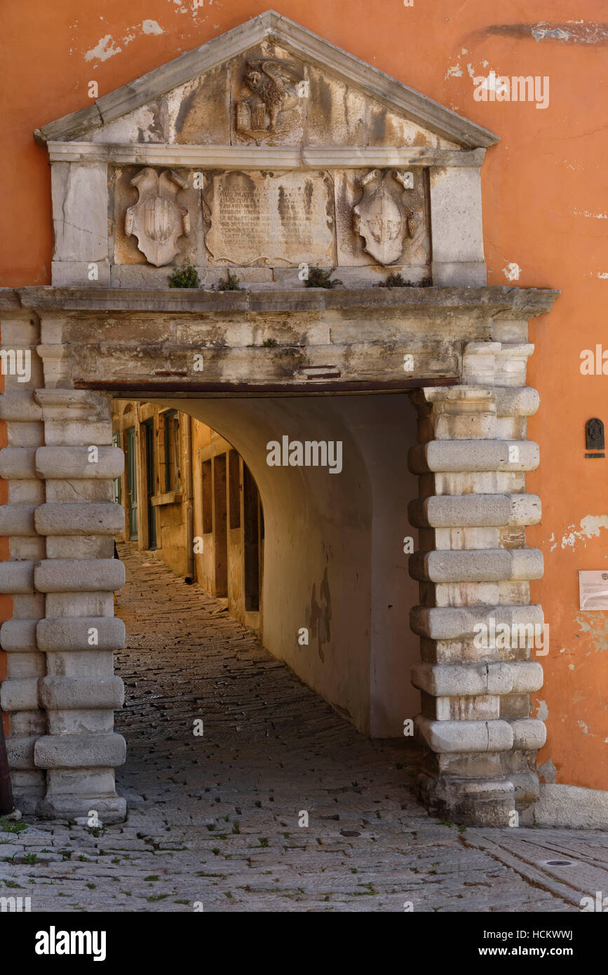 Labin: Stadttor Saint Florius in der alten Stadt, Istrien, Kroatien Stockfoto