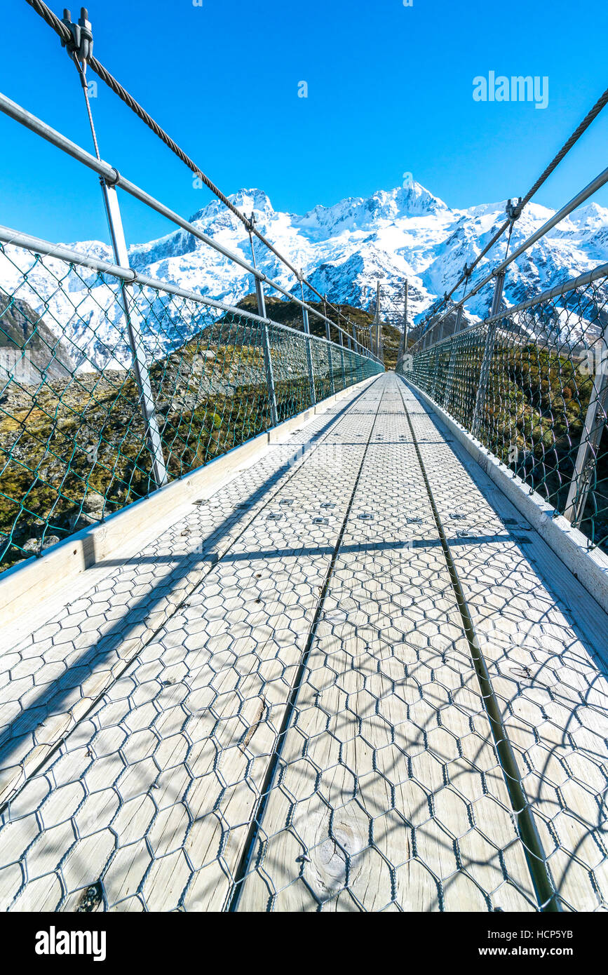 Hängebrücke über den Fluss Hooker, Mount Cook Nationalpark, Canterbury, Südinsel, Neuseeland Stockfoto