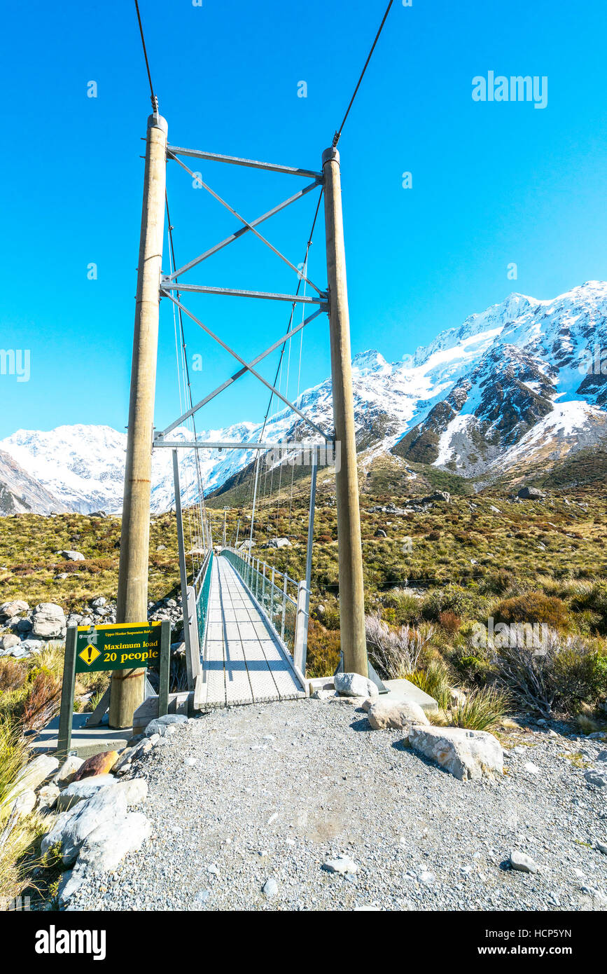 Hängebrücke über den Fluss Hooker, Mount Cook Nationalpark, Canterbury, Südinsel, Neuseeland Stockfoto