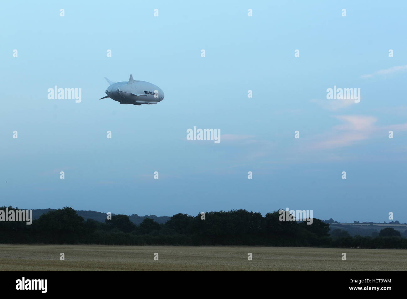 Die Airlander 10, größte Flugzeug der Welt, während Erstflug Cardington Airfield, Bedfordshire Featuring: das Airlander 10 wo: Bedfordshire, Großbritannien: 17. August 2016 Stockfoto