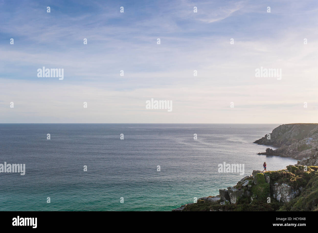 Blick auf Treen Strand, Cornwall, UK Stockfoto