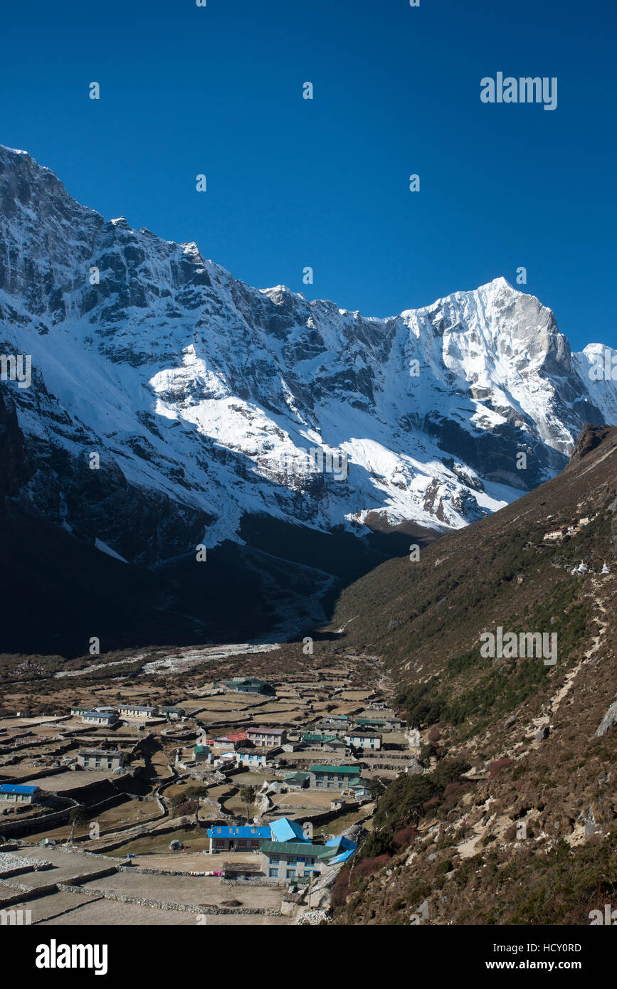 Das kleine Bergdorf und Kloster von Thame in der Khumbu-Region, Nepal Stockfoto