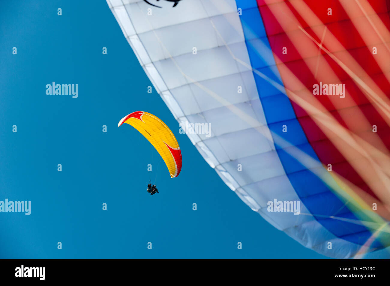 Blickte auf ein anderes Gleitschirm, Nepal Stockfoto