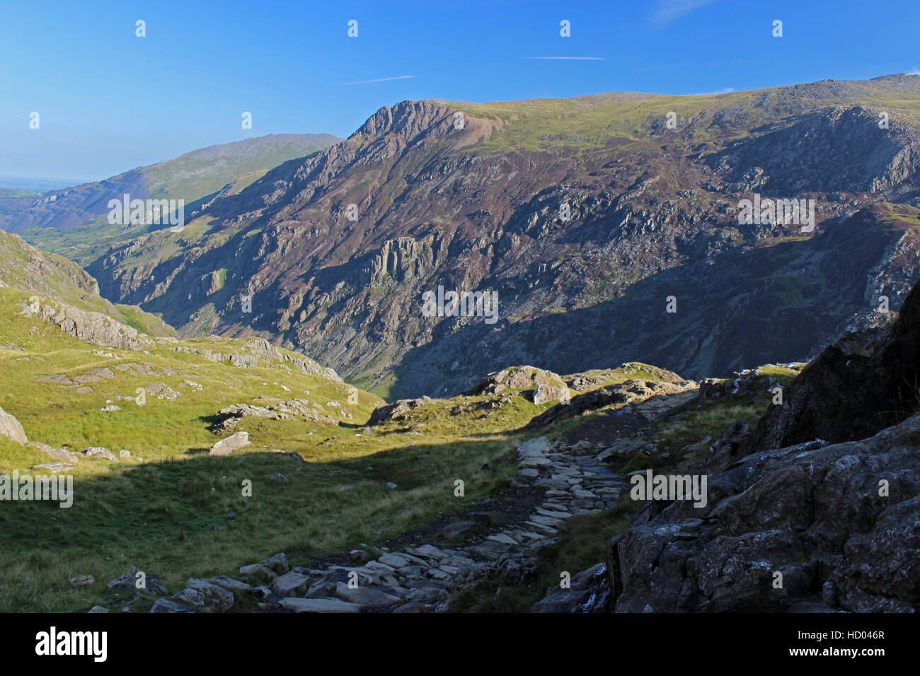 Blick Richtung Pen-y-Pass auf Pyg Track Snowdonia-Nationalpark-Wales Stockfoto