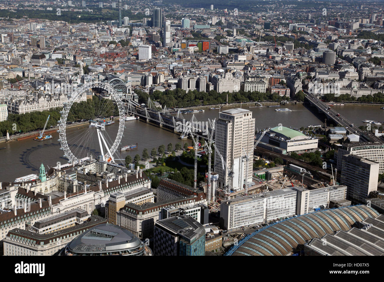 Luftaufnahme von The Shell Centre Sanierungsprojekt auf Londons South Bank, England, UK Stockfoto