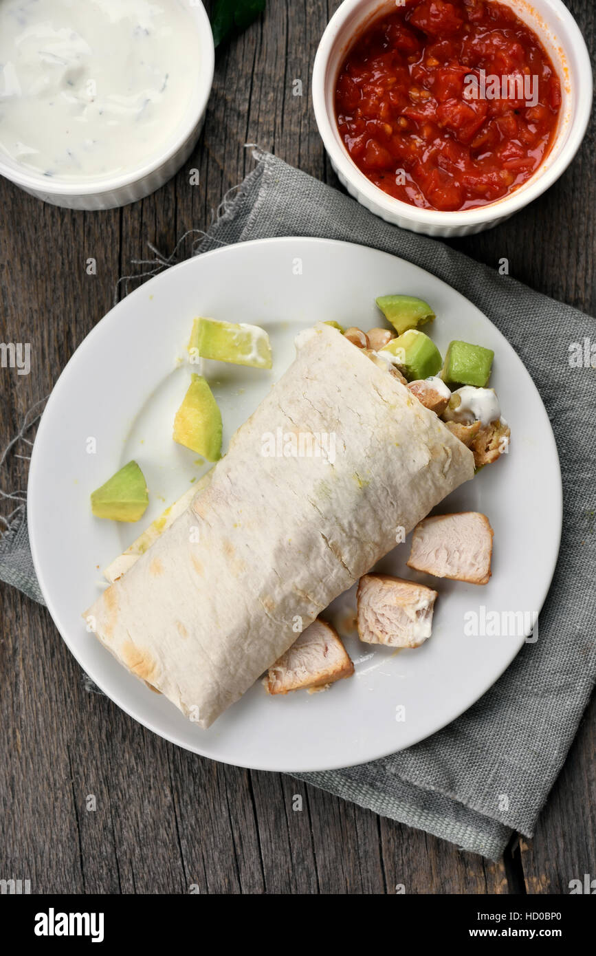 Hausgemachte Fajitas mit Huhn und Avocado, Top Aussicht Stockfoto