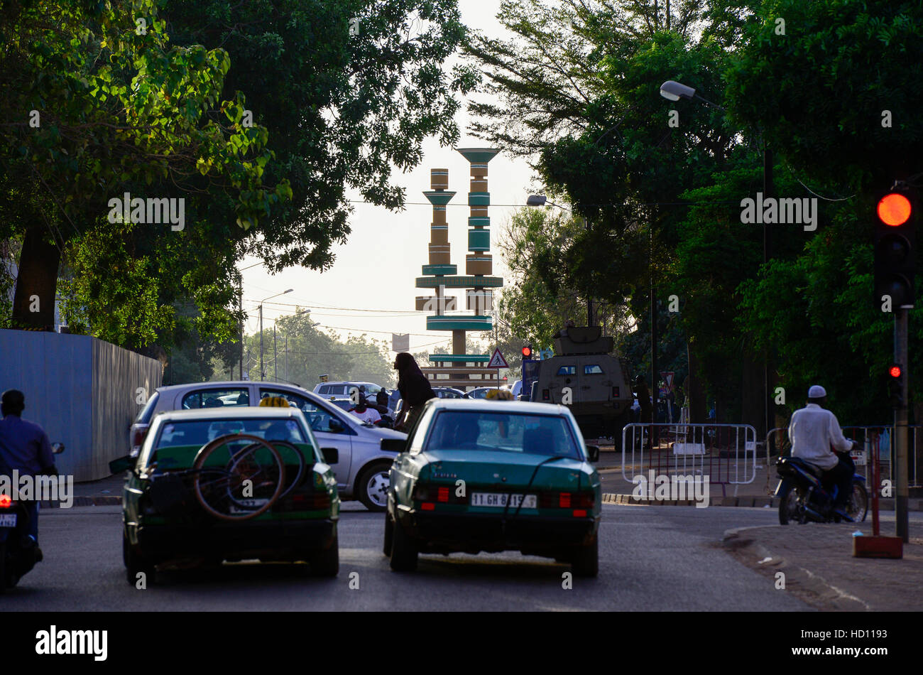 BURKINA FASO, Hauptstadt Ouagadougou, Verkehr, Kreisverkehr Ort des