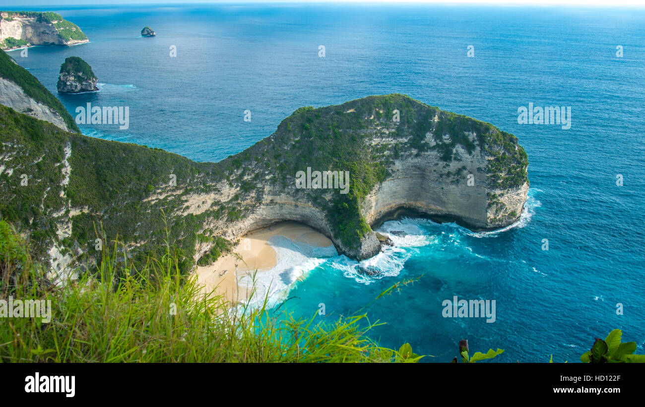 Manta-Bucht oder Kelingking Strand auf Nusa Penida Insel, Bali, Indonesien Stockfoto