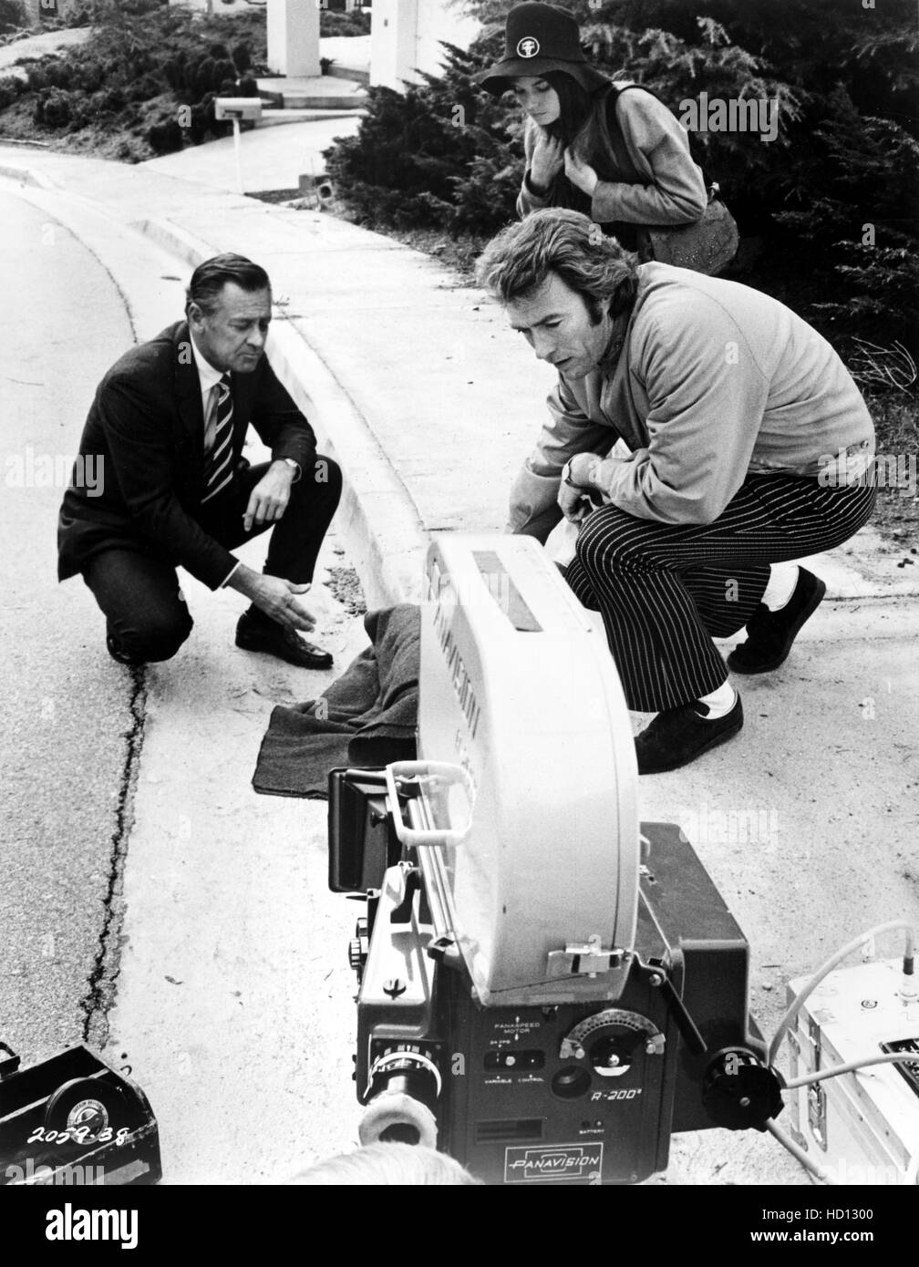 BREEZY Clint Eastwood Regie William Holden Und Kay Lenz Am Set 1973 BREEZY Clint Eastwood Regie William Holden Und Kay Lenz Am Set 1973