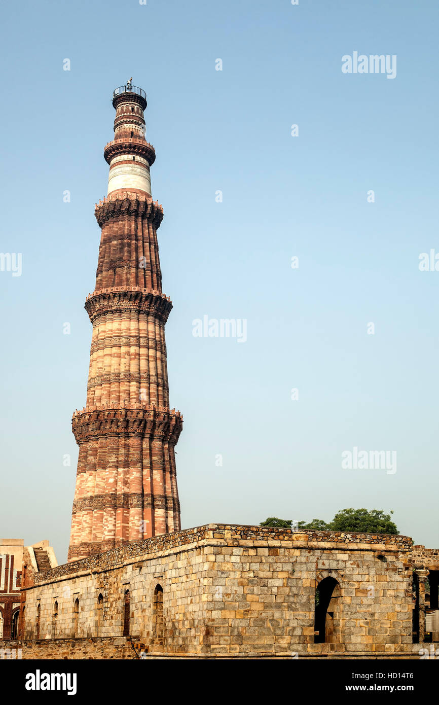 Minarett, Turm des Sieges, Qutub Minar archäologische Stätte, New Delhi, Indien Stockfoto