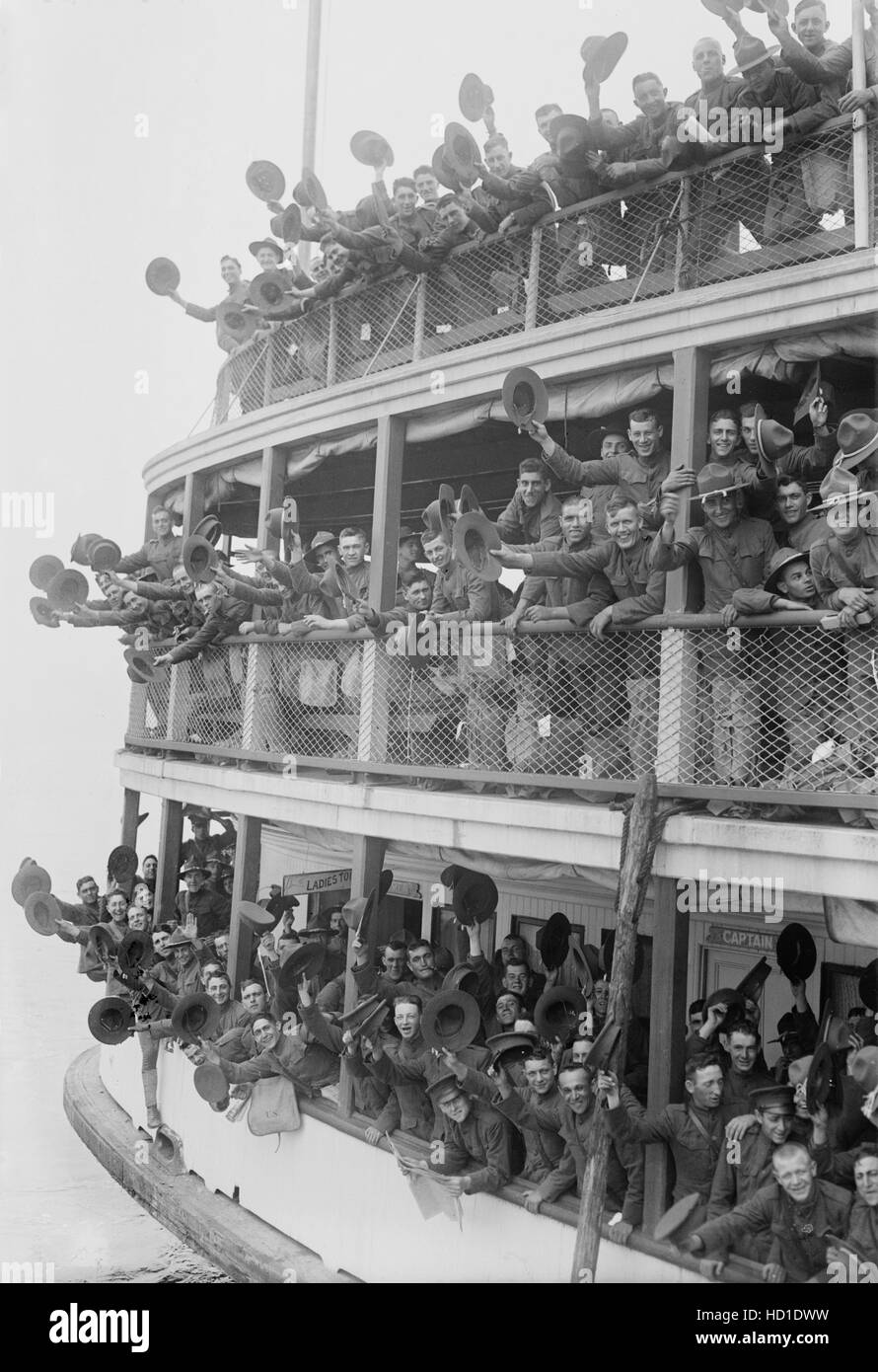 US-Soldaten auf Boot verlassen Fort Slocum, Davids Insel New Rochelle, New York, USA, Bain News Service, 1917 Stockfoto